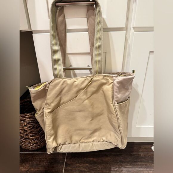 REI Co-op Gold Nylon Tote Bag with Utility Zips Versatile, Durable & Lightweight - Picture 3 of 16